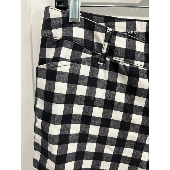 St. Johns Bay Black White Gingham Capri Pants With Stretch Sz 10 - Picture 4 of 11